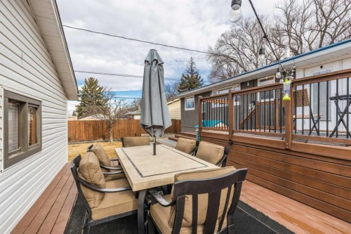 2666 16 Avenue Se, Medicine Hat, AB - Outdoor With Deck Patio Veranda With Exterior
