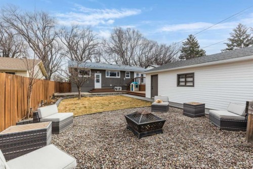 2666 16 Avenue Se, Medicine Hat, AB - Outdoor