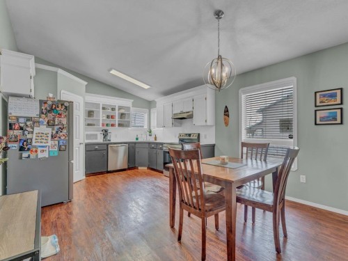 135 Sage Close Se, Medicine Hat, AB - Indoor Photo Showing Dining Room