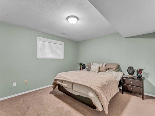 135 Sage Close Se, Medicine Hat, AB - Indoor Photo Showing Bedroom