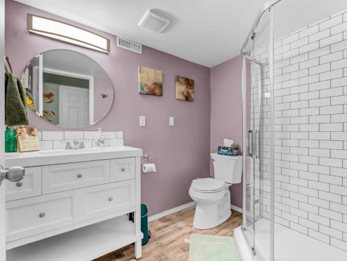 135 Sage Close Se, Medicine Hat, AB - Indoor Photo Showing Bathroom