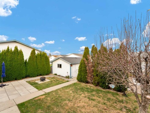 135 Sage Close Se, Medicine Hat, AB - Outdoor