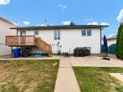 135 Sage Close Se, Medicine Hat, AB - Outdoor With Deck Patio Veranda With Exterior