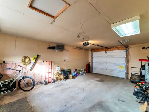 135 Sage Close Se, Medicine Hat, AB - Indoor Photo Showing Garage