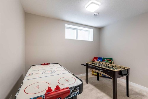 529 Somerside View Se, Medicine Hat, AB - Indoor Photo Showing Other Room