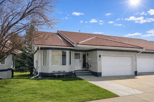 87 Park Meadows Lane SE Medicine Hat, AB T1B 4E3