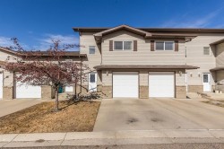38 Brentwood Lane SW Medicine Hat, AB T1B 0B4
