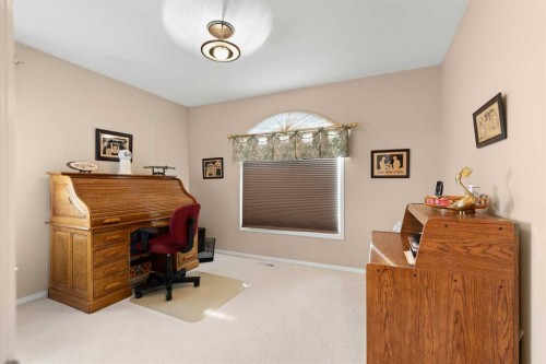 22 Turner Crescent Se, Medicine Hat, AB - Indoor