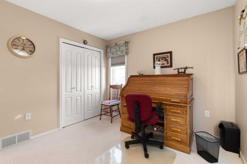 22 Turner Crescent Se, Medicine Hat, AB - Indoor Photo Showing Other Room
