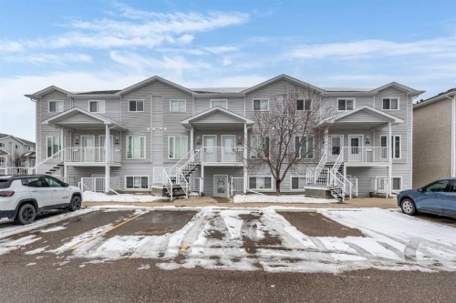 389 Northlands Pointe NE Medicine Hat, AB T1C 0C4