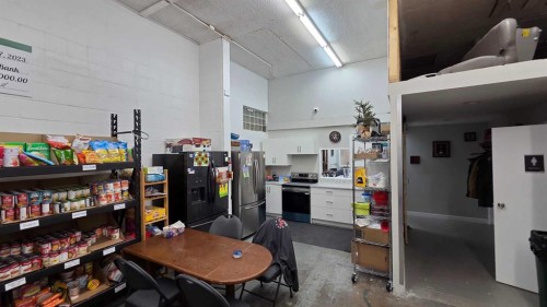 242 12B Street North, Lethbridge, AB 