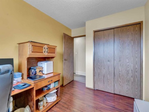 2 Rae Crescent Se, Medicine Hat, AB - Indoor