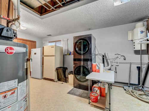 2 Rae Crescent Se, Medicine Hat, AB - Indoor