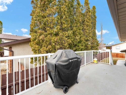 2 Rae Crescent Se, Medicine Hat, AB - Outdoor