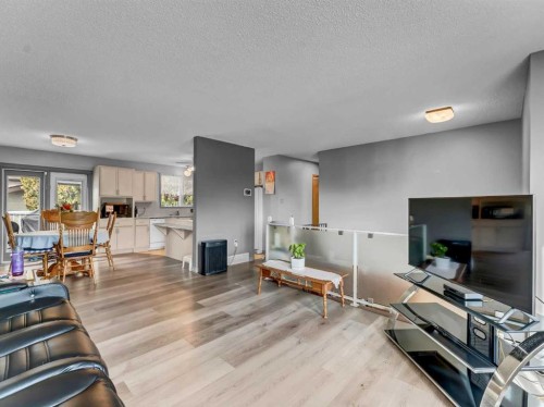 2 Rae Crescent Se, Medicine Hat, AB - Indoor