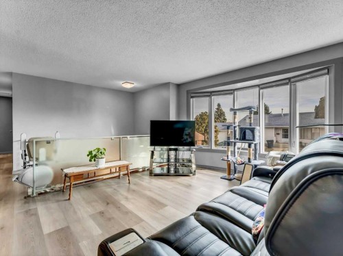 2 Rae Crescent Se, Medicine Hat, AB - Indoor