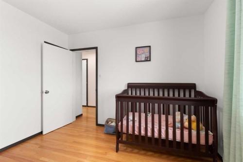 803 2 Avenue West, Foremost, AB - Indoor Photo Showing Bedroom