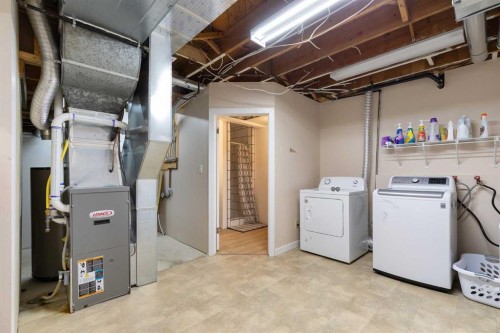 803 2 Avenue West, Foremost, AB - Indoor Photo Showing Laundry Room