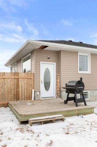 803 2 Avenue West, Foremost, AB - Outdoor With Exterior