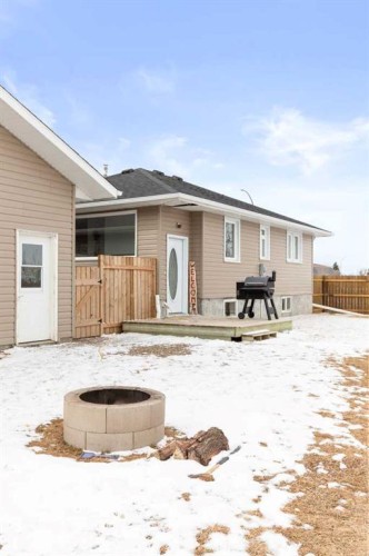 803 2 Avenue West, Foremost, AB - Outdoor