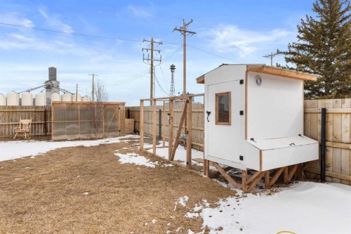 803 2 Avenue West, Foremost, AB - Outdoor