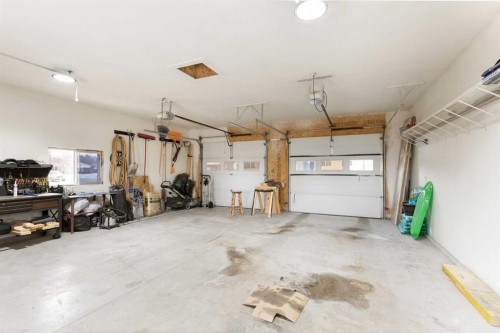 803 2 Avenue West, Foremost, AB - Indoor Photo Showing Garage