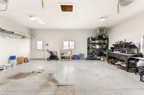 803 2 Avenue West, Foremost, AB - Indoor Photo Showing Garage