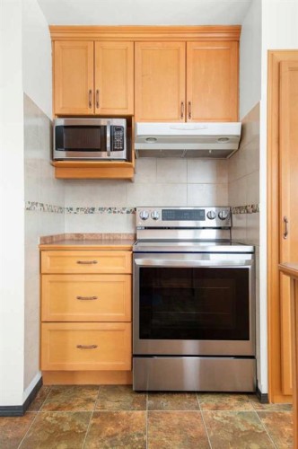 803 2 Avenue West, Foremost, AB - Indoor Photo Showing Kitchen