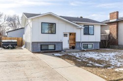 5 Campbell Crescent SE Medicine Hat, AB T1B 1J7