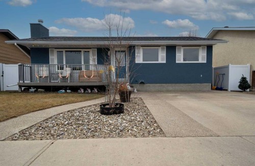 229 Sprague Way SE Medicine Hat, AB T1B 3L9