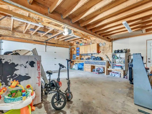 416 Redcliff Way Se, Redcliff, AB - Indoor Photo Showing Garage
