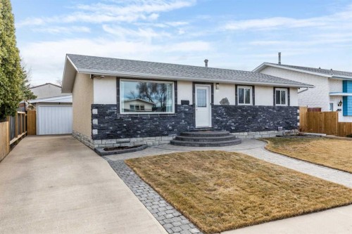 2155 24 Street SE Medicine Hat, AB T1B 1A6
