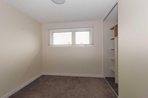 396 8 Street, Dunmore, AB - Indoor Photo Showing Other Room