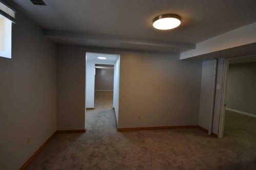 396 8 Street, Dunmore, AB - Indoor