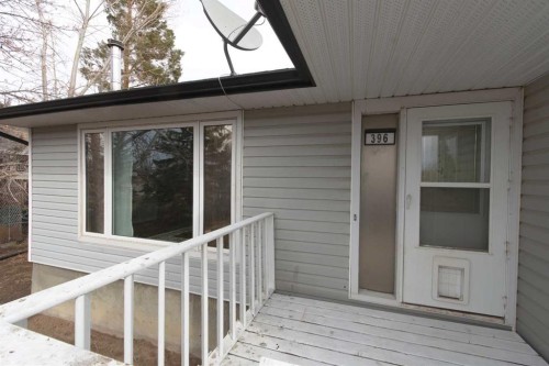 396 8 Street, Dunmore, AB - Outdoor With Exterior