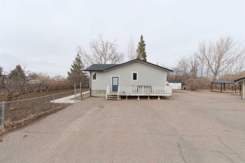 396 8 Street, Dunmore, AB - Outdoor