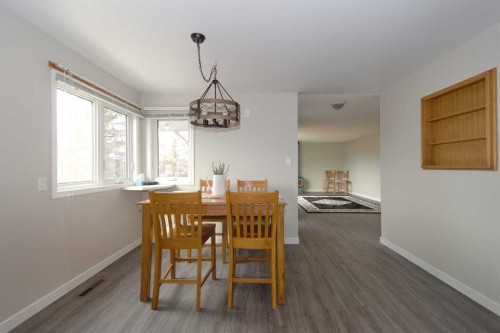 396 8 Street, Dunmore, AB - Indoor Photo Showing Dining Room