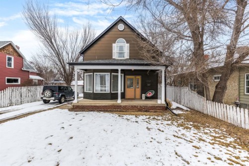 342 Cambridge Street SE Medicine Hat, AB T1A 0S8