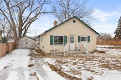 118 2 Street SE Redcliff, AB T0J 2P0