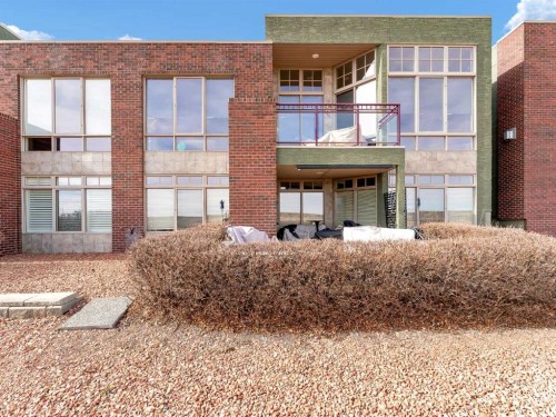 24 Palisades Mews NE Medicine Hat, AB T1C 2B5