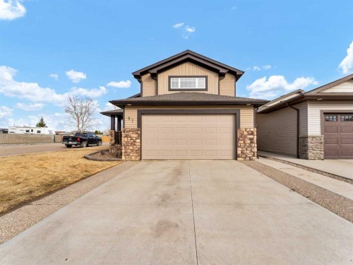 57 Hamptons Close SE Medicine Hat, AB T1B 0C6