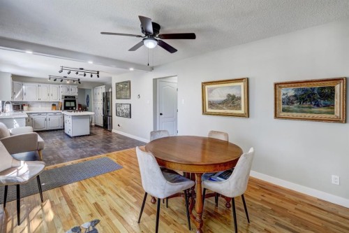 150 9 Street Nw, Drumheller, AB - Indoor Photo Showing Dining Room