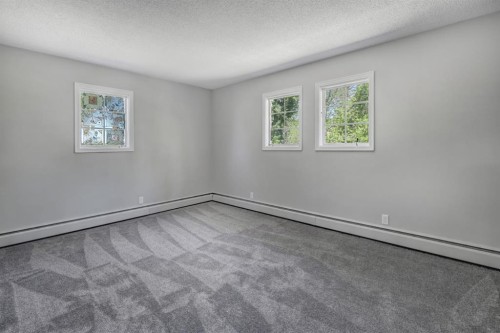 150 9 Street Nw, Drumheller, AB - Indoor Photo Showing Other Room