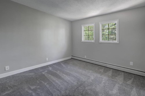 150 9 Street Nw, Drumheller, AB - Indoor Photo Showing Other Room