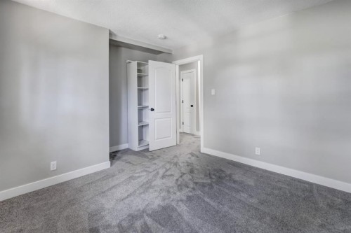 150 9 Street Nw, Drumheller, AB - Indoor Photo Showing Other Room