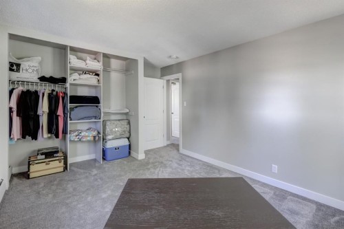150 9 Street Nw, Drumheller, AB - Indoor Photo Showing Other Room