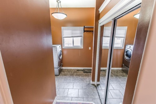108 Cartwright Avenue, Veinerville, AB - Indoor Photo Showing Laundry Room