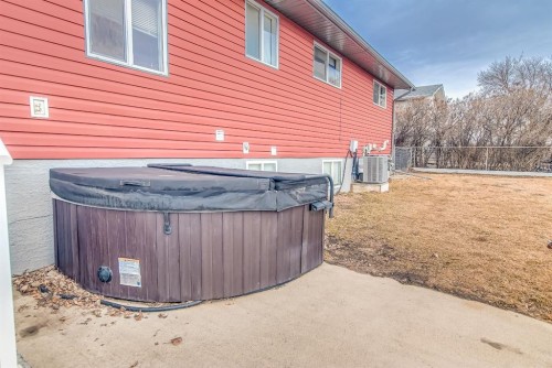 108 Cartwright Avenue, Veinerville, AB - Outdoor With Exterior