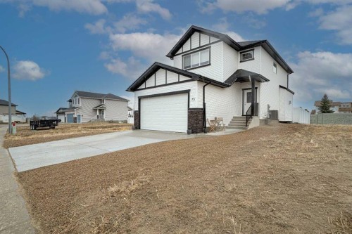 75 Sierra Road SW Medicine Hat, AB T1B 4Y6