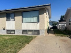 62/64 Carswell Road  Medicine Hat, AB T1B 1M1